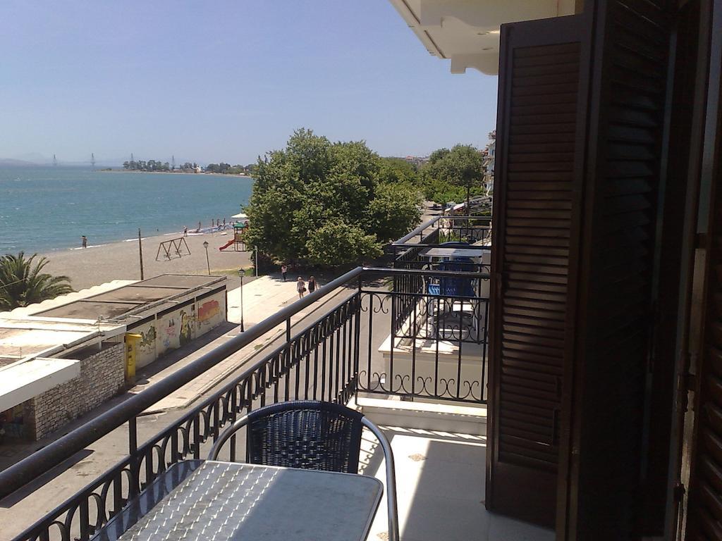 Regina Hotel Nafpaktos Chambre photo